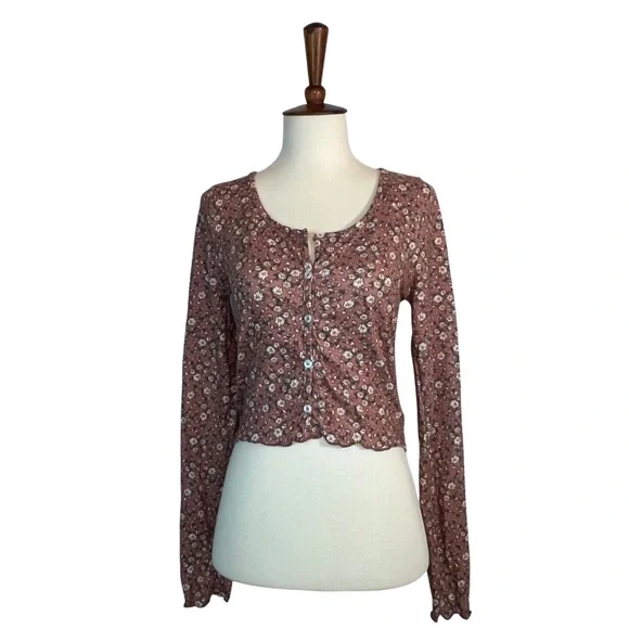 Flirty Long Sleeve Button Up Floral Mauve Crop Top - Picture 8 of 16